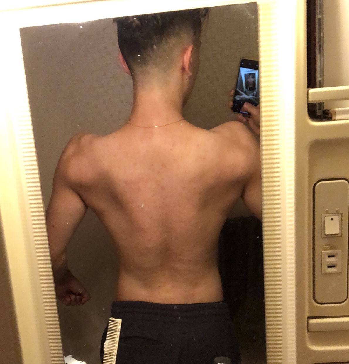 あなたの体型を美しくするお手伝いをします 筋トレ、ダイエット、食事のアドバイスをさせて頂きます。 イメージ1