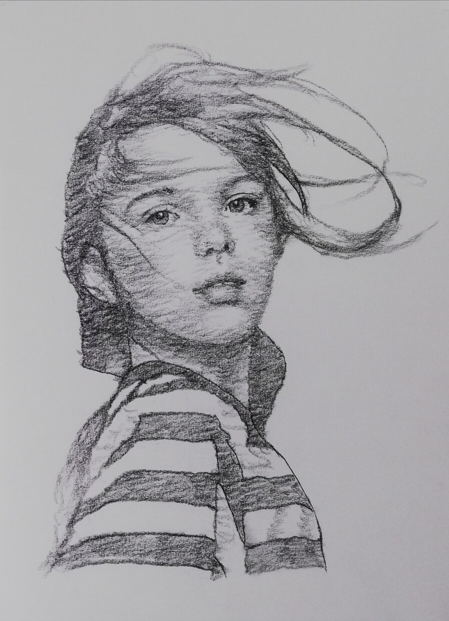 チャコール鉛筆であなたのポートレートを描きます 超写実なリアルとは一味違う優しいタッチの作品です イメージ10