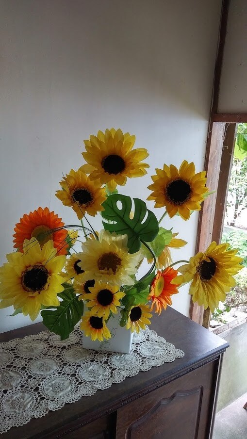 アーティフィシャルフラワーアレンジメント作成します 貴方のお好みの色、お花の種類、大きさで作成します。 イメージ3