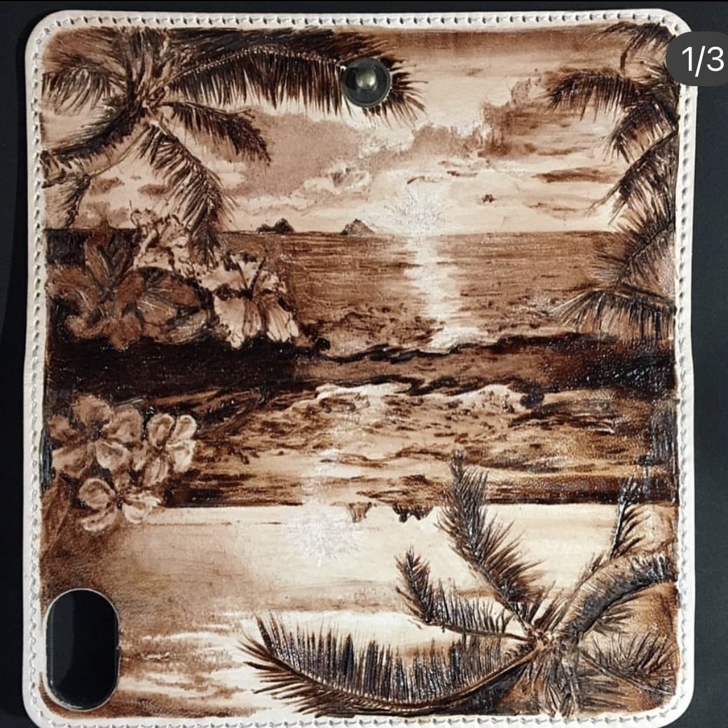 牛革に電熱ペンで海の絵描きます 牛革に電熱ペンで焼き付けてセピアの陰影で絵を描きます。 イメージ5