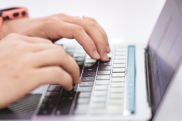 ホームページを月額料金で制作します webサイト導入にあたってコスト面での不安がある方におすすめ イメージ1