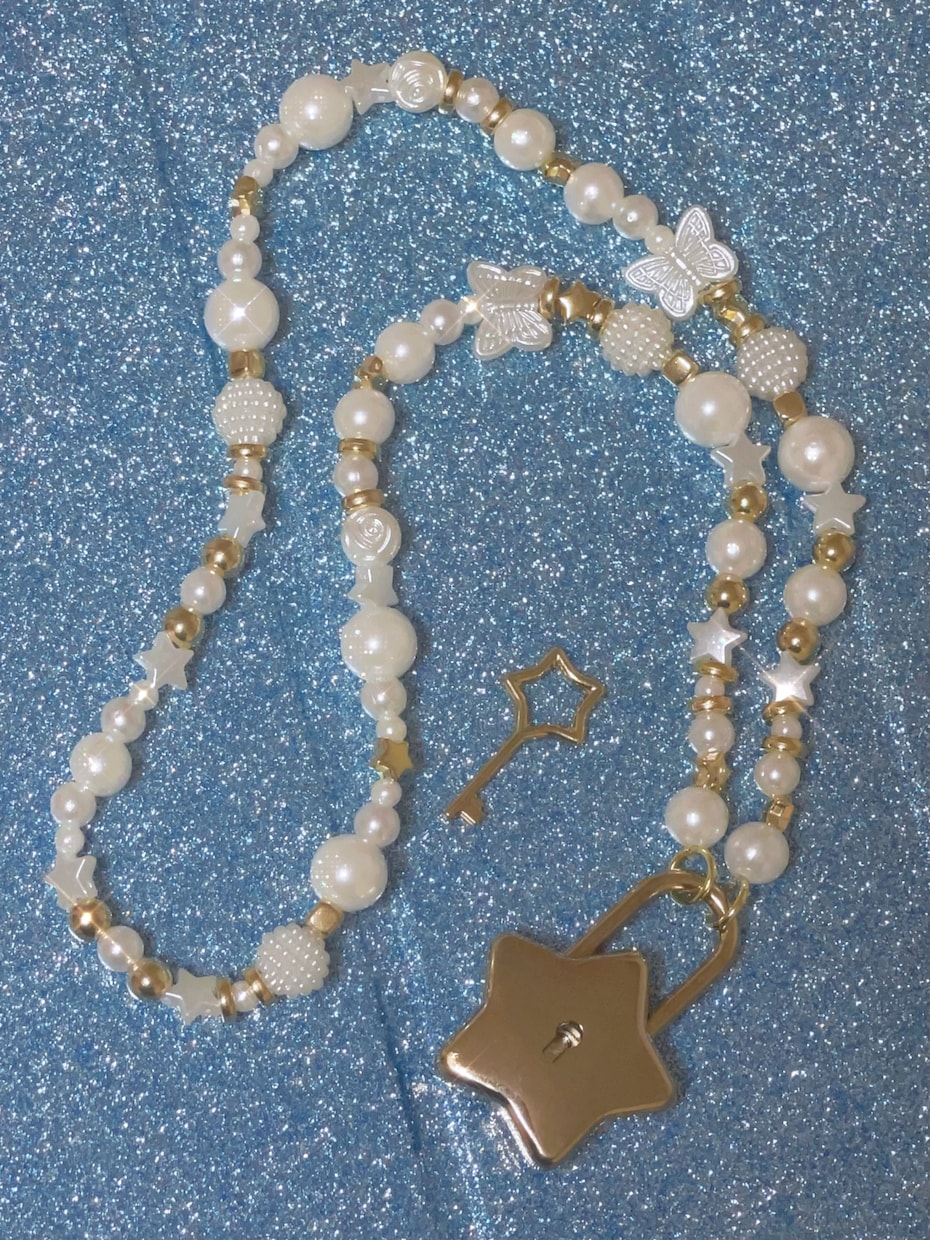 トキメキを届けます スターモチーフのかわいいペンダントを制作しています イメージ1