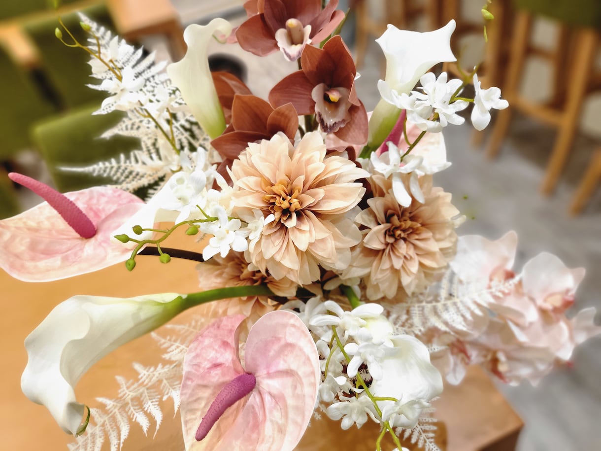 結婚式、前撮りで持たれるブーケ作製致します お二人のイメージにそったものを。 イメージ2