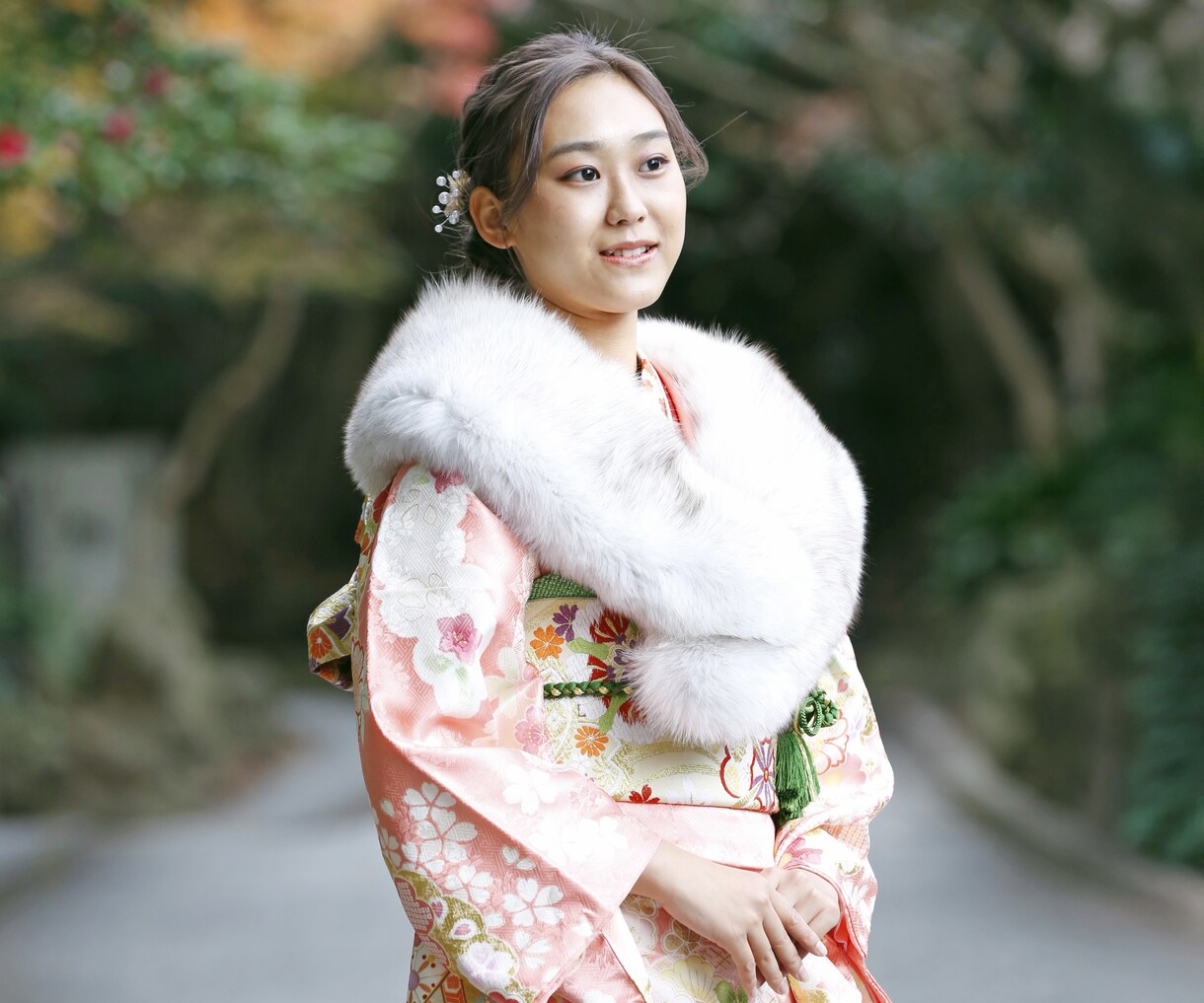 成人式・大切なその瞬間を美しく撮影します 人物撮影と得意とする女性フォトグラファーが最高の一瞬を撮影 イメージ1