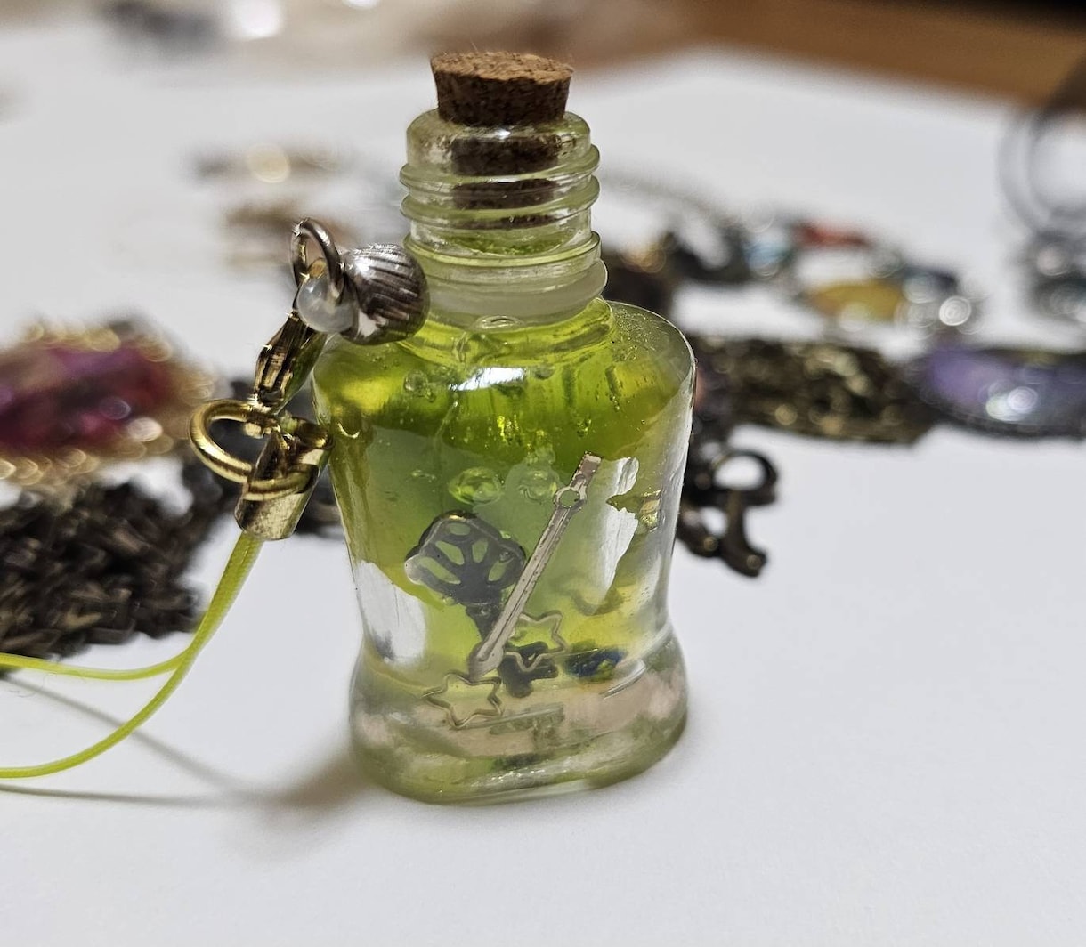 レジンによるアクセサリーやストラップ作ります レジンによるテーマや創作、キャラモチーフ等のアクセサリー等 イメージ2