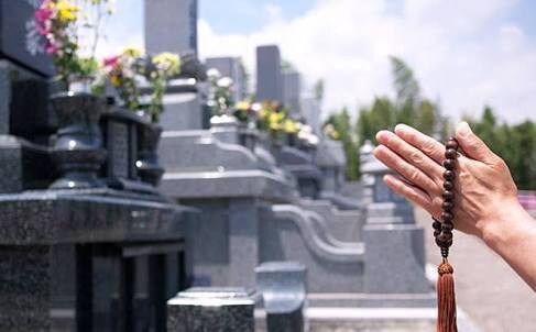 お墓参りを代行します 遠方や仕事でなかなかお墓参りに行けないあなたへ イメージ1