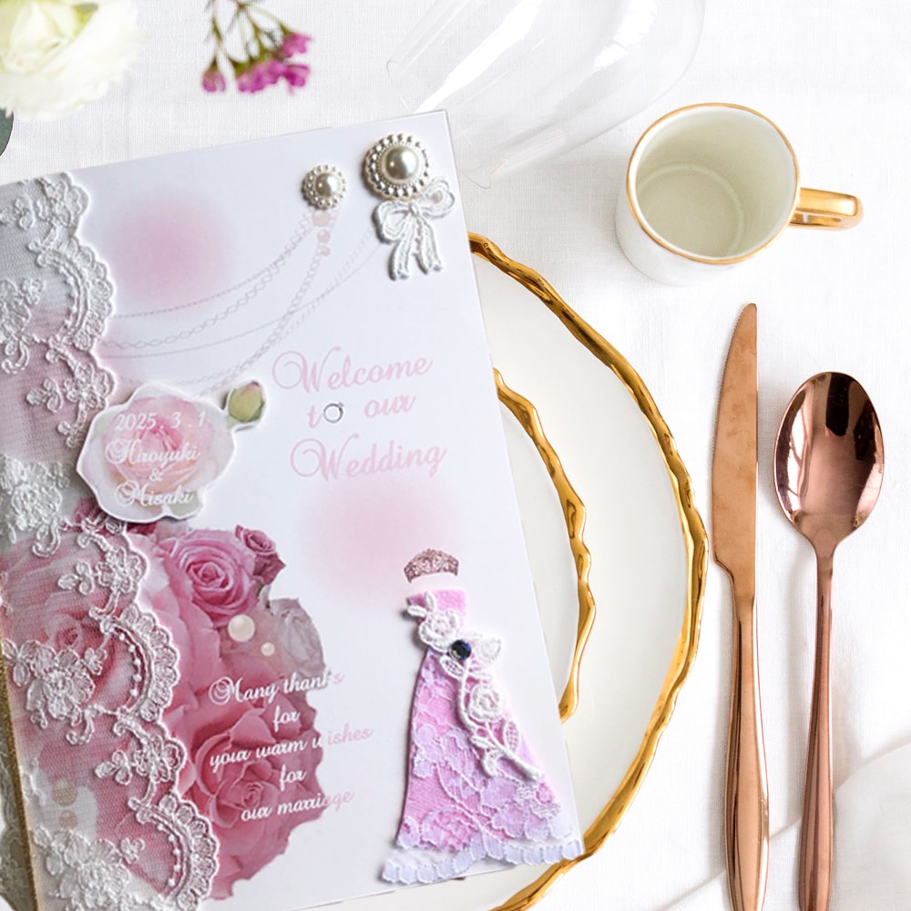 印象的なプリンセスの結婚式席次表・メニュー作ります 2005年から選ばれ続ける立体ペーパーアイテム。 イメージ5