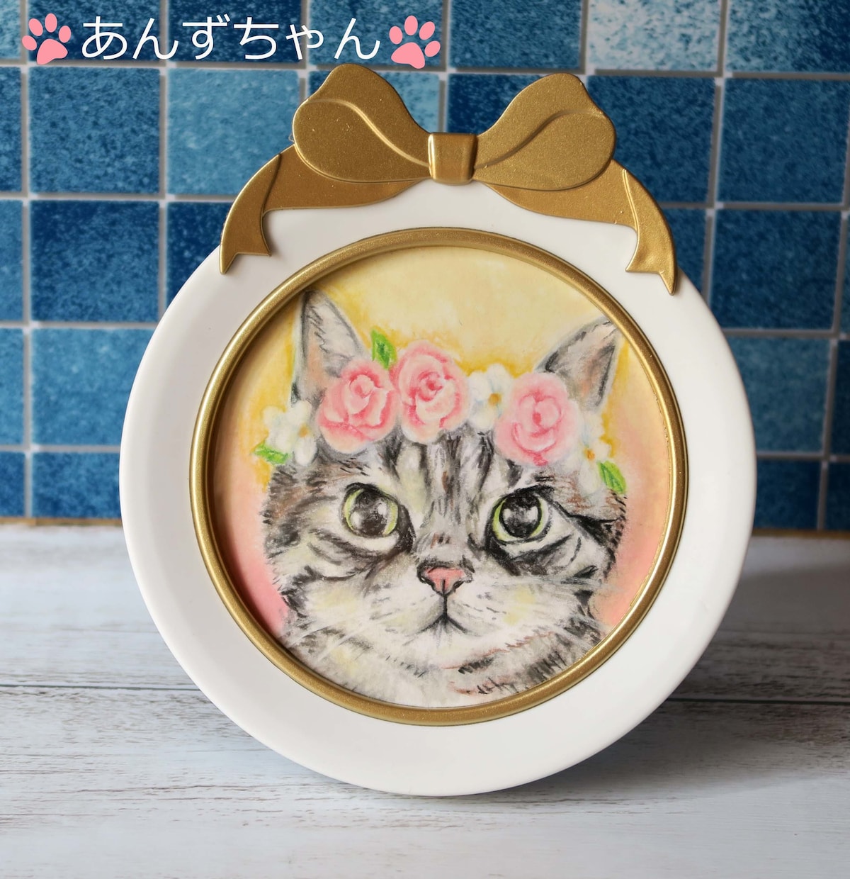 お花で飾った愛猫ちゃんのミニ肖像画を手描きします パステルの温かいタッチで可愛らしく♡リボンフレーム付きです♫ イメージ7