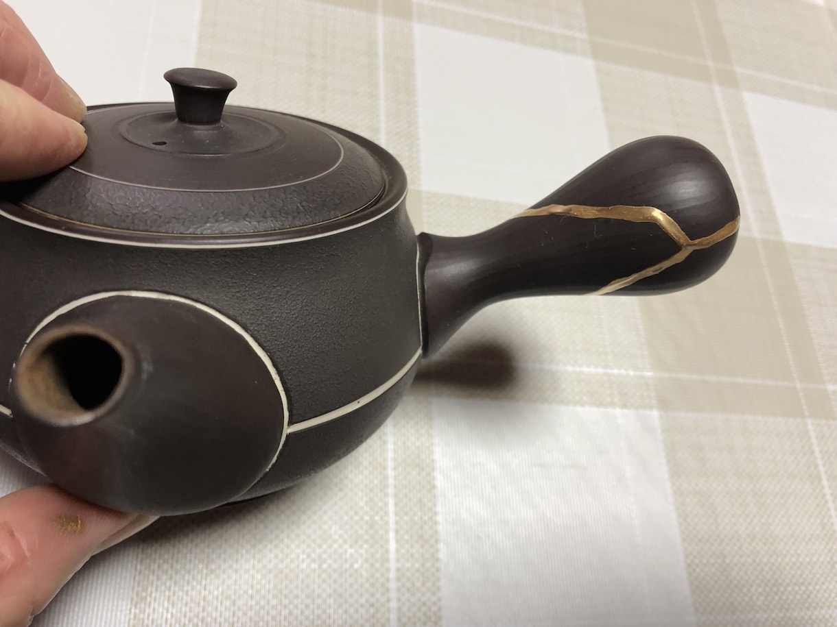 金継ぎで陶器の欠け・ヒビ・割れのお直しをします 思い出の器をまた日常で使える喜びを！ イメージ2