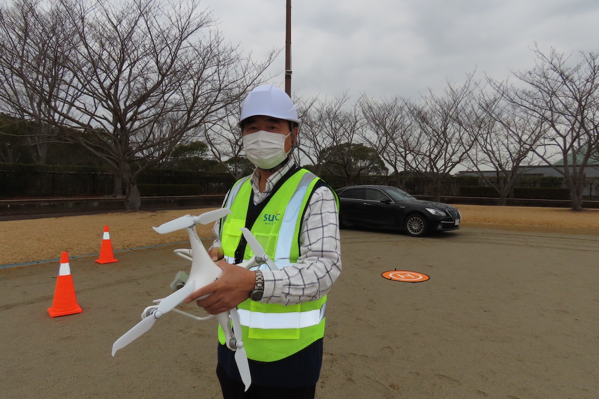 稲刈り作業、豊作田んぼ　ドローン空撮します 農作業風景、田んぼ全景、空から記念にドローン撮影 イメージ6