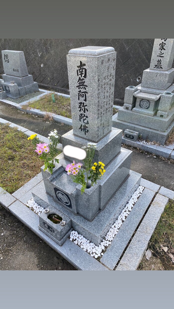 お墓の専門業者です。お墓の清掃お参り代行いたします 仏花・線香・ゴミ捨て。コミコミ価格でまごころ込めたサービス イメージ9