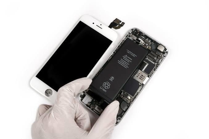 iPhoneのバッテリー、画面交換承ります 自分の好きな部品でも修理依頼できる！ イメージ1