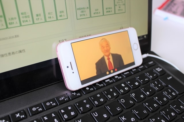 お葬式で使用するメッセージムービーを撮影編集します ビデオチャットで話した内容を録画して綺麗に編集します。 イメージ2