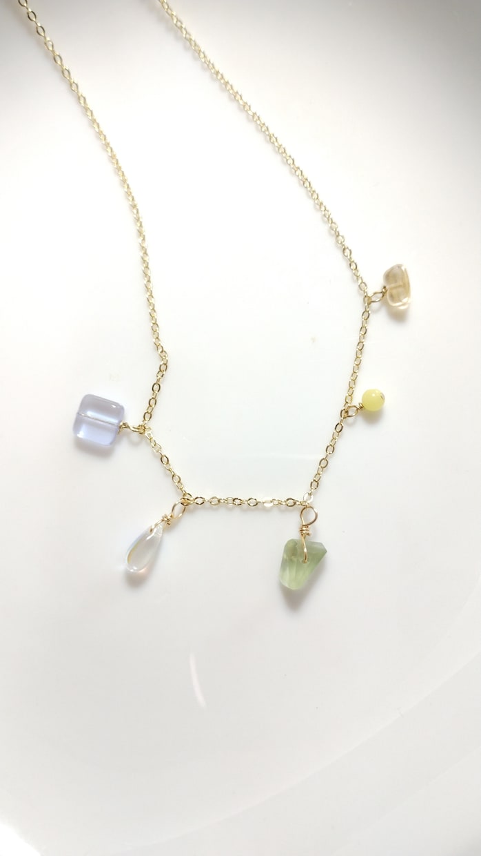 お好きなガラスビーズでネックレス作ります 主張しすぎない。でも、褒められアクセサリーがほしい方♪ イメージ1