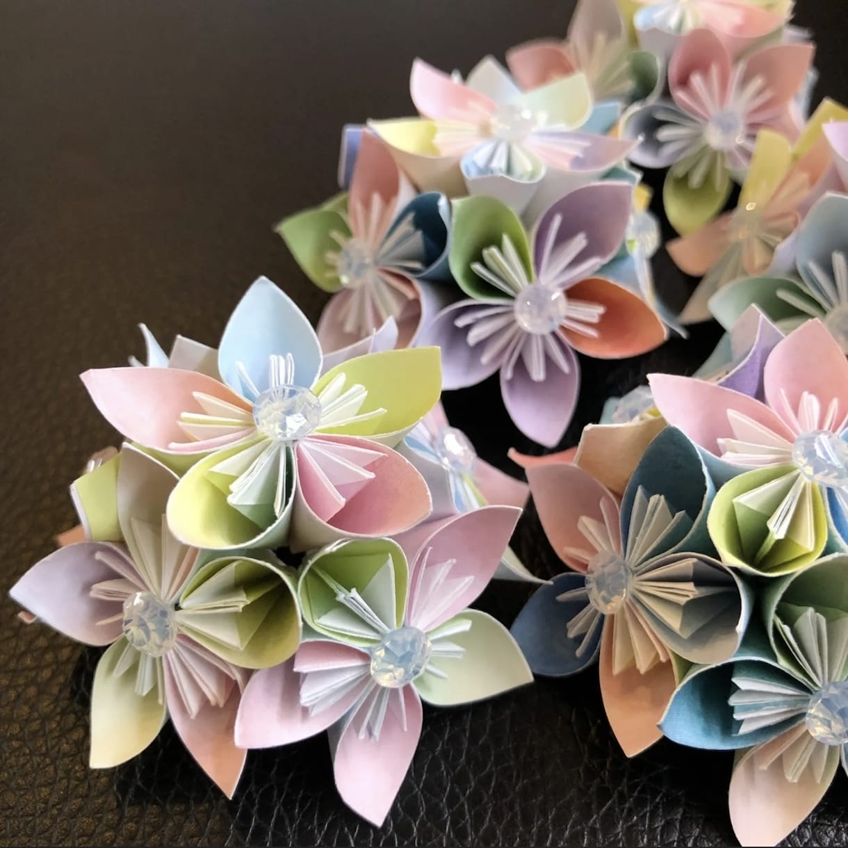 ペーパークラフト くす玉 をお作りします （ミニサイズのくす玉 を10個から、お好みのお色で） イメージ2