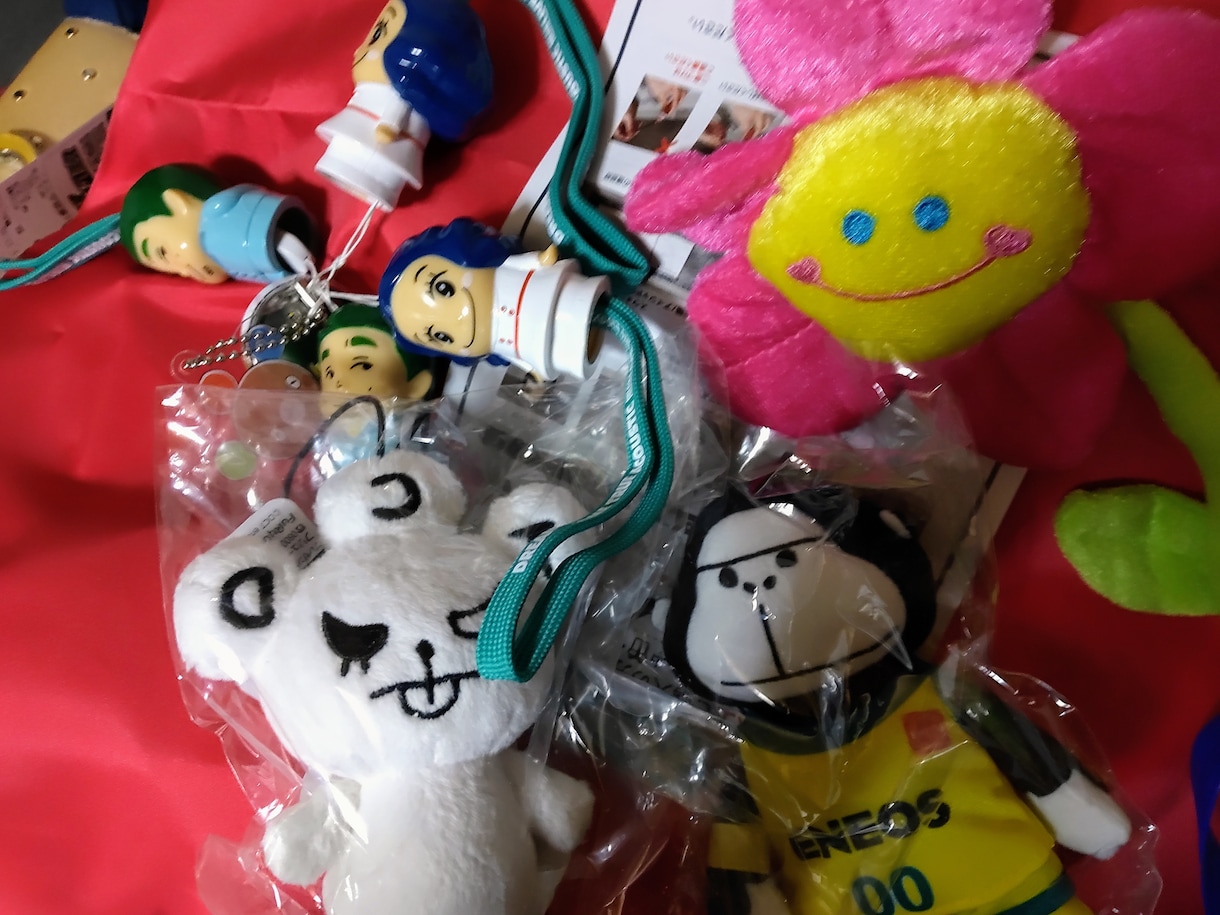 着物生地を使ってファッション小物制作します 着物に廃棄処分減らすための商品企画です イメージ2