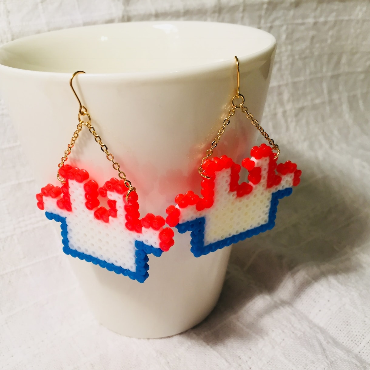 アイロンビーズのアクセサリーを販売します 小さなアイテムがあなたを笑顔にしてくれますように♡ イメージ5