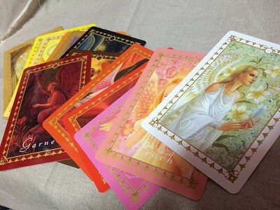 エンジェルカラーカードでプチおみくじ。気軽にカラーを取り入れてみませんか？ イメージ2