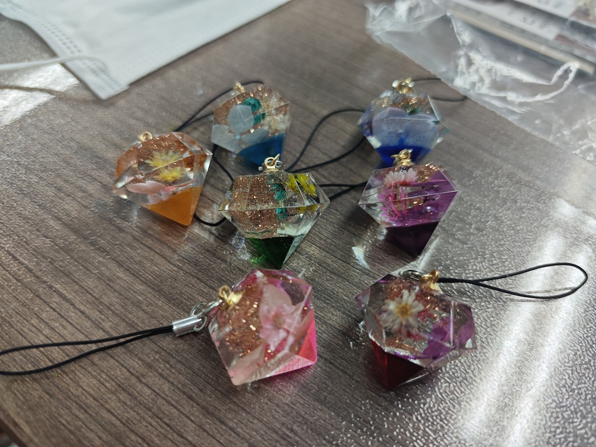 推し様の概念アクセサリー作ります 破格のお値段で推し様などの概念アクセサリーお作りします！！ イメージ1