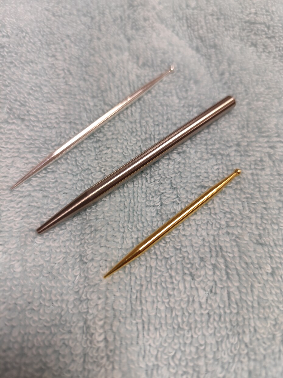 10円玉を当てるだけ。美容鍼と同じ効果が得られます リフトアップ、目元スッキリ。自律神経も整いやすくなります。 イメージ1