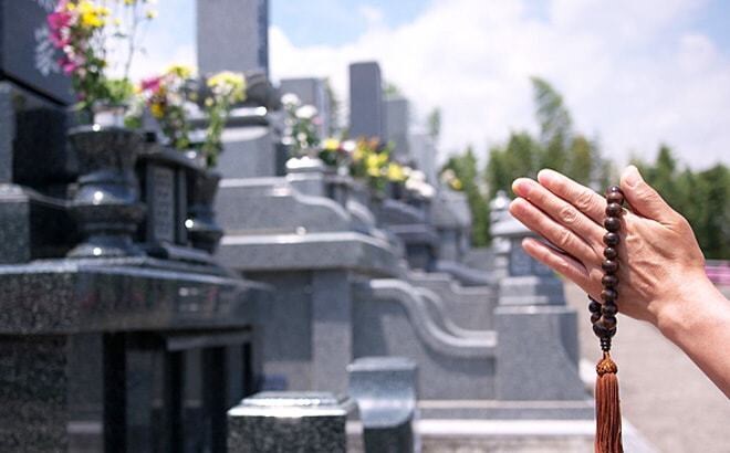 豊中市近隣限定/お墓参り・掃除代行をさせて頂きます お客様の代わりに大切な方のお墓参りをいたします。 イメージ1