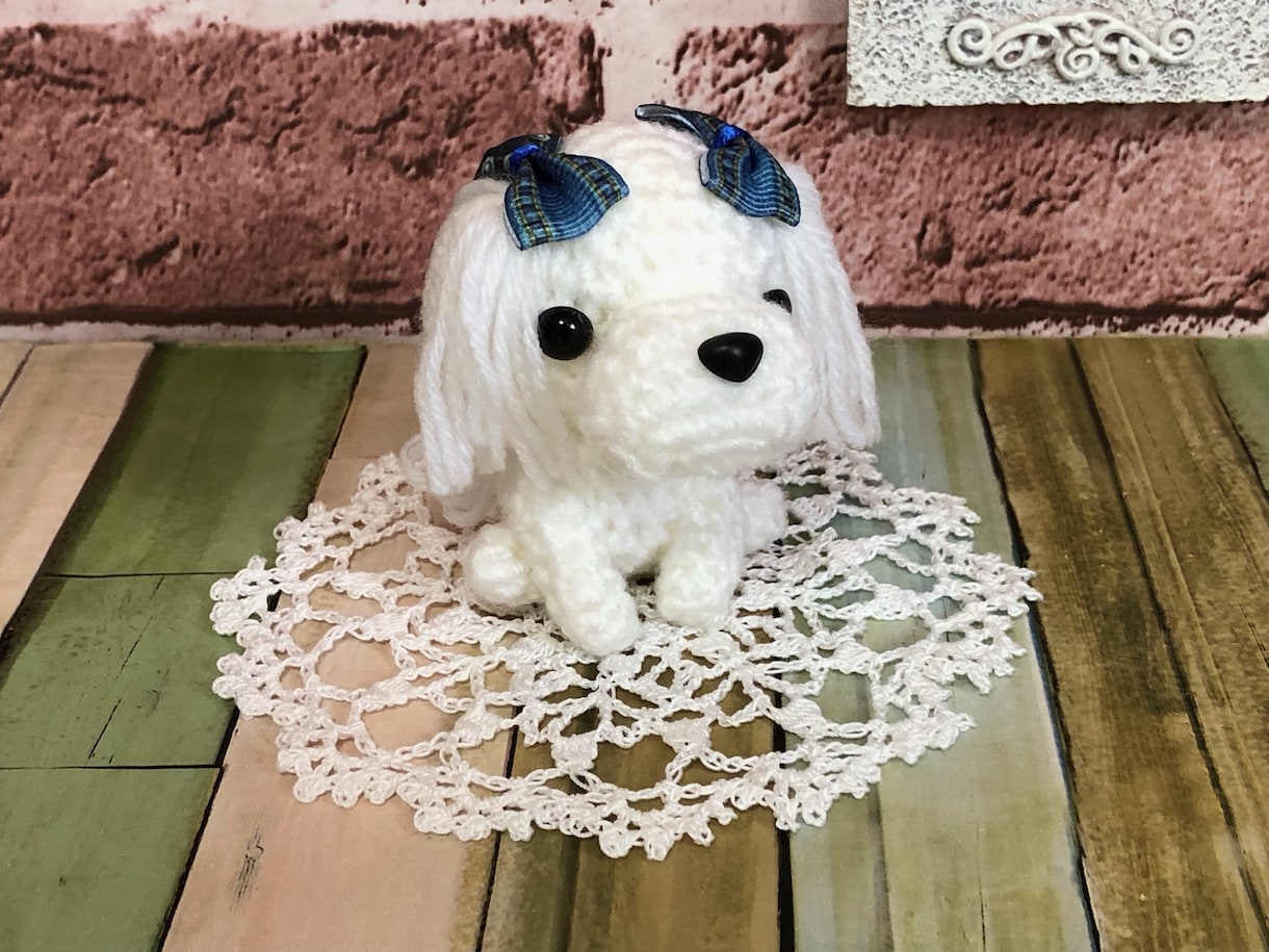 温もり溢れる手作り品をお届けします ミニサイズのお座りマルチーズ×ラウンド型コースター イメージ1