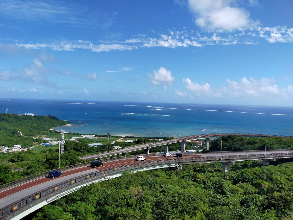沖縄旅行の思い出を特別に！自然な雰囲気で撮影します 沖縄の旅のワンシーンをナチュラルに撮影！思い出を美しく残そう イメージ4