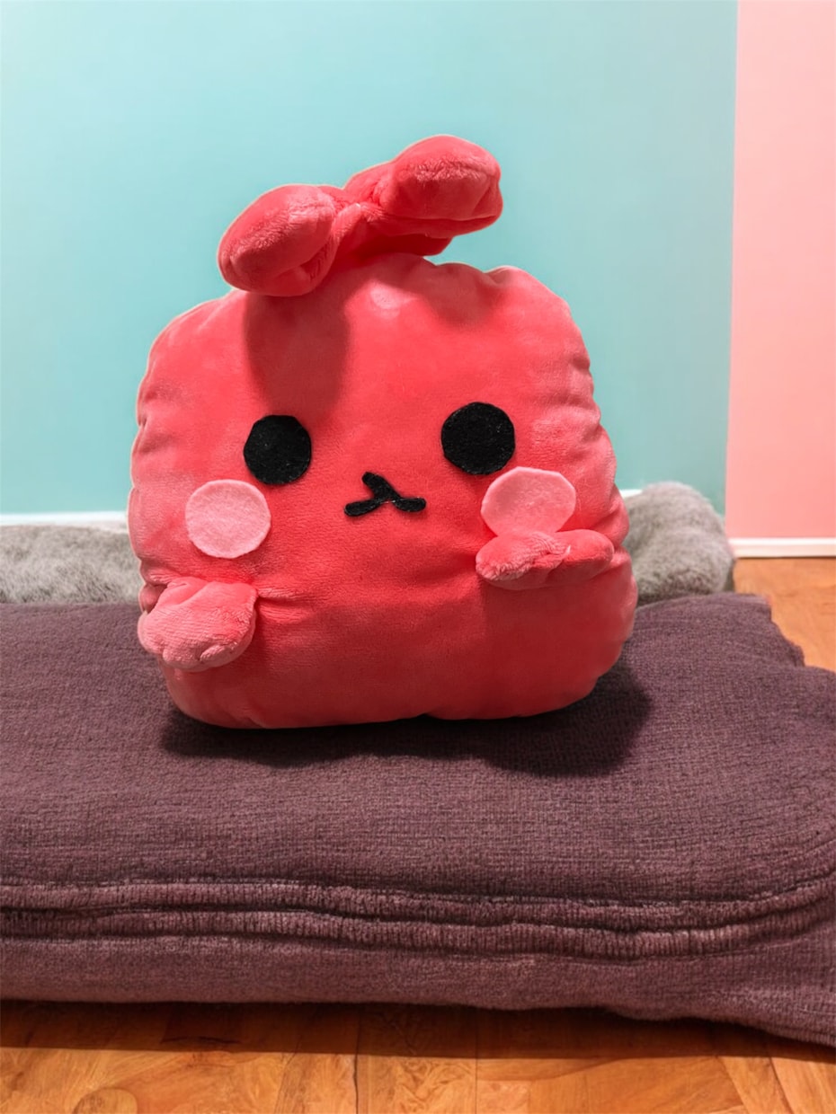 ぬいぐるみ完成品販売致します うさぎかな?えび?不思議な可愛いぬいぐるみ! イメージ1