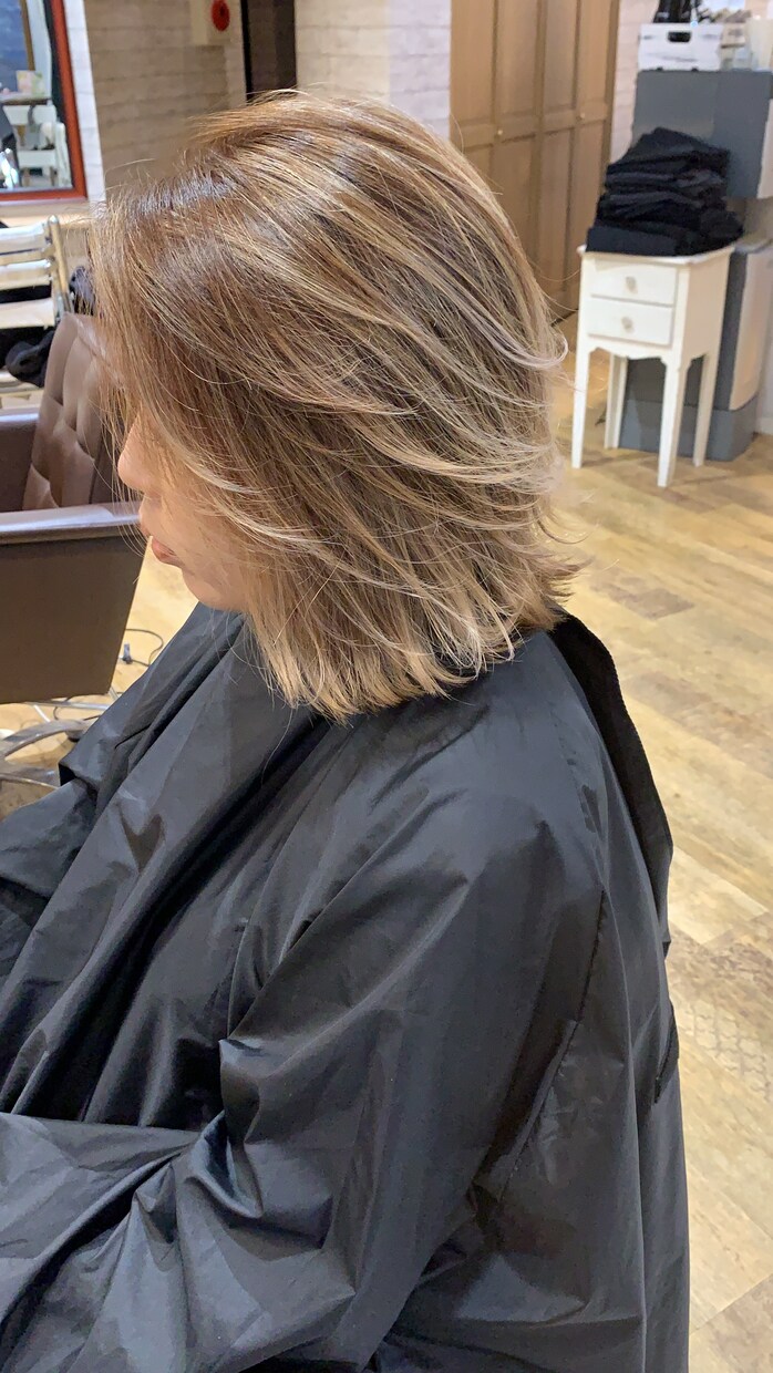 似合うヘアカラーのアドバイスやヘアケア相談乗ります 1人1人に合うカラーやヘアケアのご相談にお応えします。 イメージ6